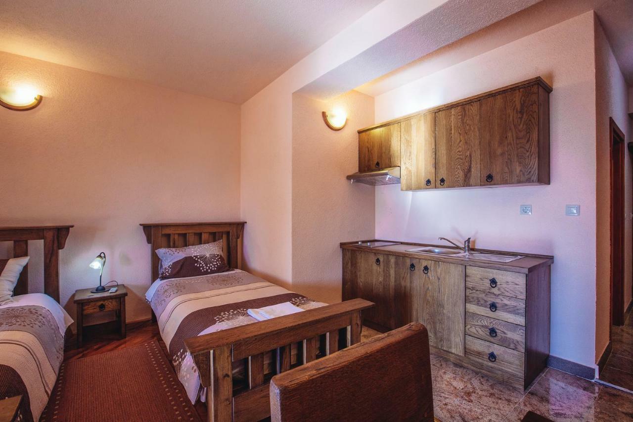 Apartmani I Sobe Dinko Starigrad Paklenica Eksteriør billede