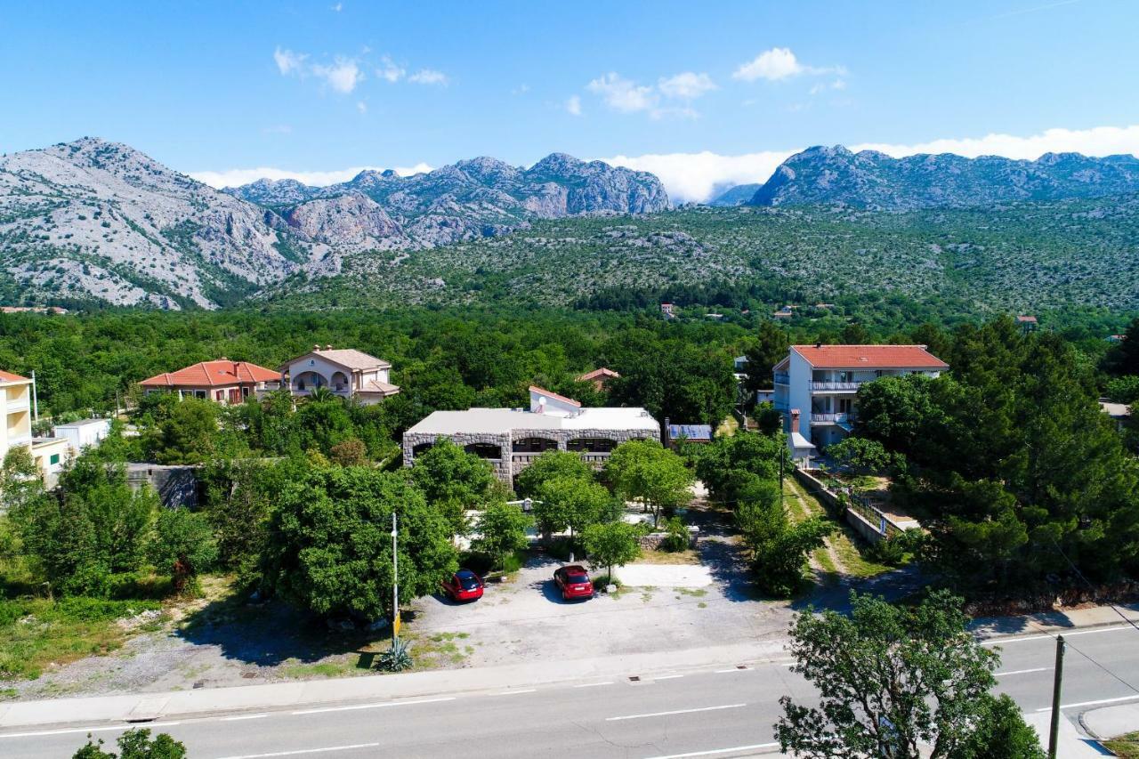 Apartmani I Sobe Dinko Starigrad Paklenica Eksteriør billede